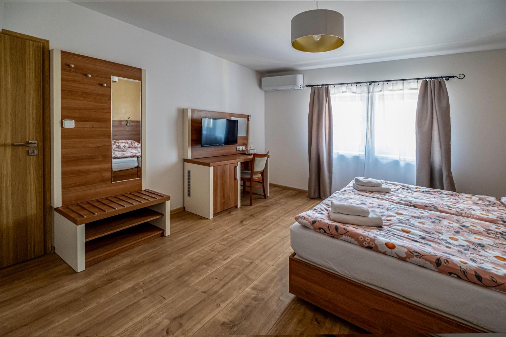 U Katalpy Hotel Sedlec  Exterior photo